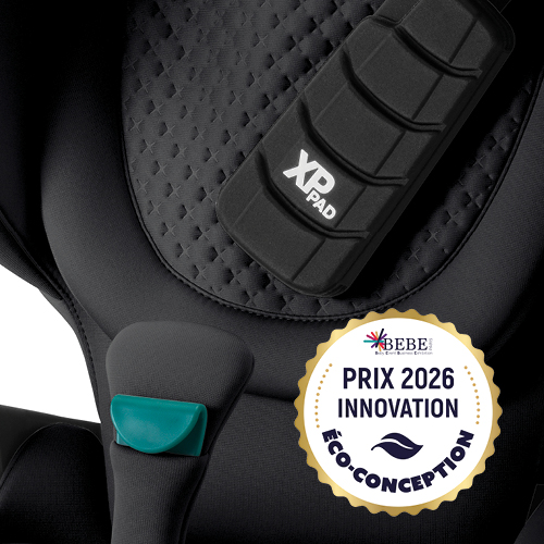 L&auml;hikuva Britax R&ouml;mer KIDFIX PRO -korkeaselk&auml;isist&auml; turvaistuimista, jossa korostuu Eco-Design Innovation 2026 Award -logo ja LUX collectionin tunnusomainen 3D-t&auml;htipainatus.
